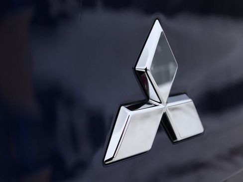 Used 2025 Mitsubishi Outlander SE image 26