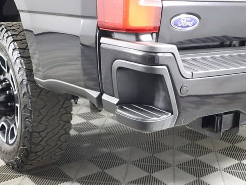 Used 2024 Ford F250 Platinum w/ FX4 Off-Road Package AWD/4WD image 30