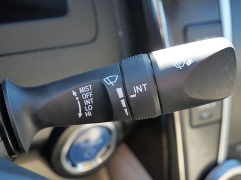 Used 2012 Toyota Camry XLE image 34