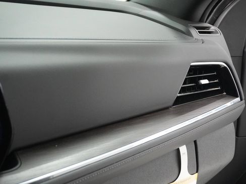 New 2026 Chevrolet Suburban LS RWD image 34