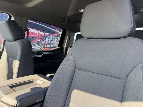 Used 2026 Chevrolet Silverado 1500 LT AWD/4WD image 25