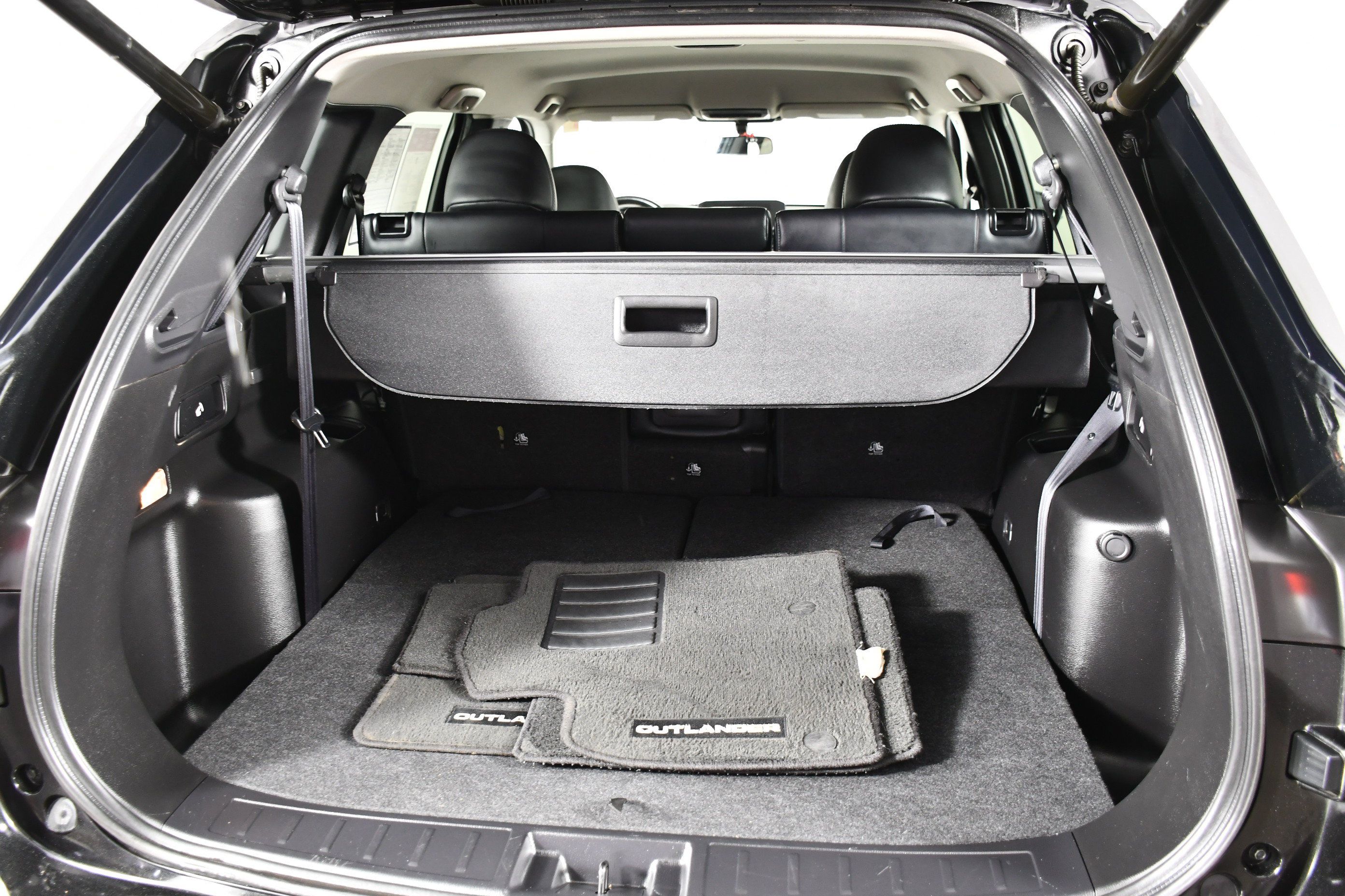Used 2023 Mitsubishi Outlander SE AWD/4WD image 49