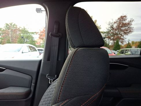 Used 2025 Honda Pilot Sport image 17