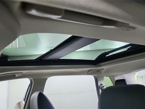 New 2025 Nissan Rogue Platinum w/ Platinum Premium Package image 18