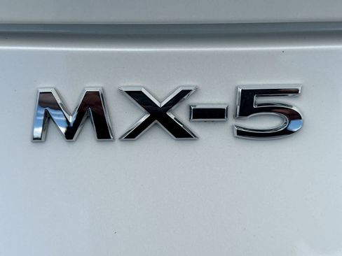 Used 2022 MAZDA MX-5 Miata RF Grand Touring RWD image 20