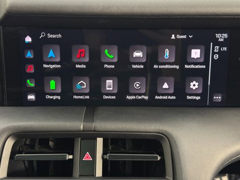 Used 2022 Porsche Taycan image 28