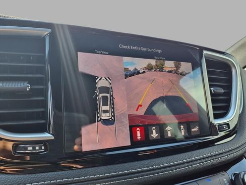 New 2026 Chrysler Pacifica Limited w/ S Appearance Package image 6