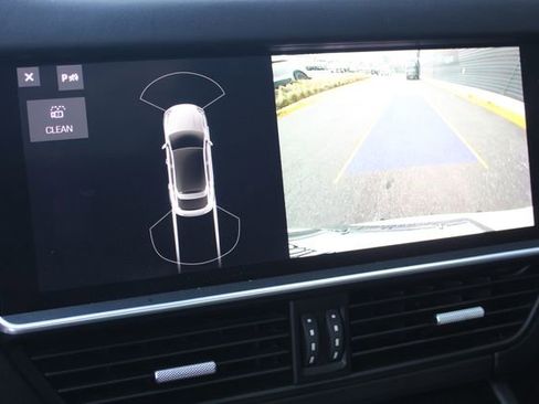 Used 2021 Porsche Cayenne GTS w/ Premium Package image 22