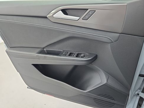 New 2026 Volkswagen Taos SE FWD image 25