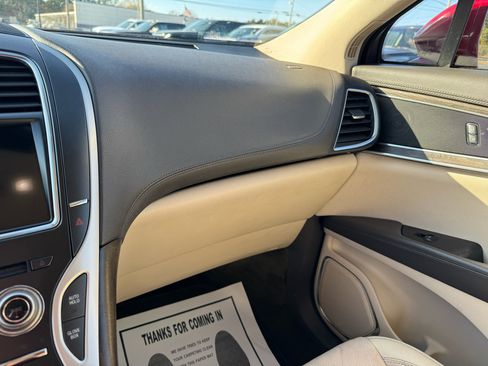 Used 2017 Lincoln MKX Reserve w/ Lincoln MKX Climate Package image 14