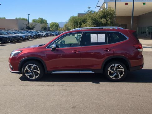Used 2022 Subaru Forester Touring AWD/4WD image 2