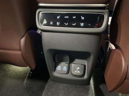 Used 2025 Genesis GV80 3.5T Prestige image 35