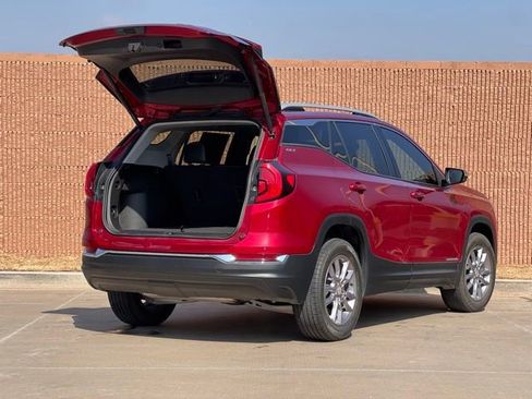 Used 2023 GMC Terrain SLT image 6