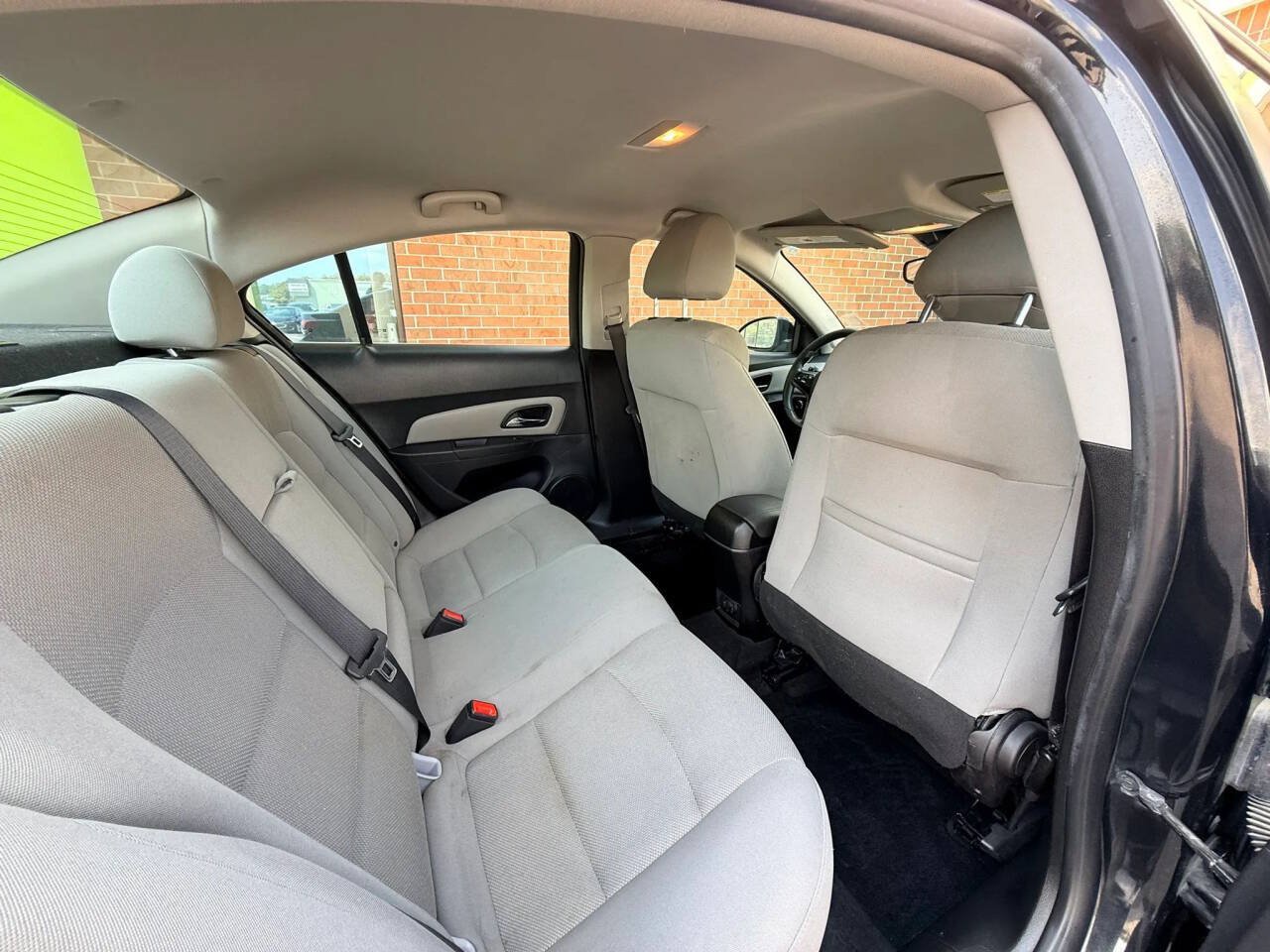 Used 2015 Chevrolet Cruze LT FWD image 18