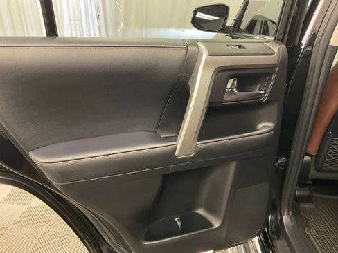 Used 2022 Toyota 4Runner Limited AWD/4WD image 32