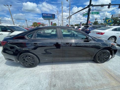 Used 2020 Kia Forte FE 4dr Sedan 6M image 16