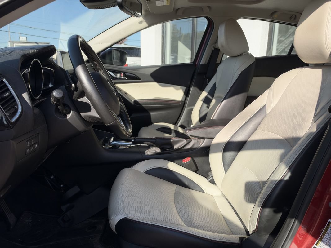 Used 2016 MAZDA MAZDA3 s Grand Touring w/ Technology Package FWD image 5