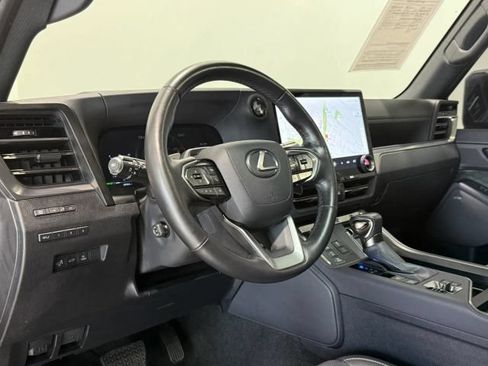 Used 2024 Lexus GX 550 AWD/4WD image 14