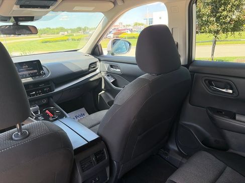 Used 2024 Nissan Rogue SV AWD/4WD image 43