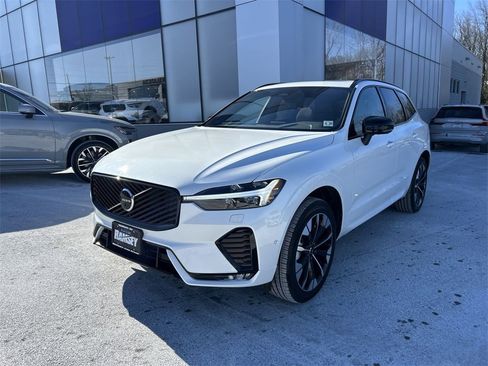 New 2026 Volvo XC60 B5 Plus w/ Protection Package Premier image 4