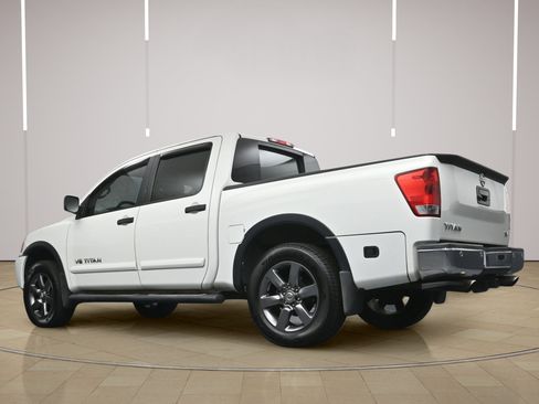 Used 2015 Nissan Titan SV w/ SV Value Truck Package RWD image 22