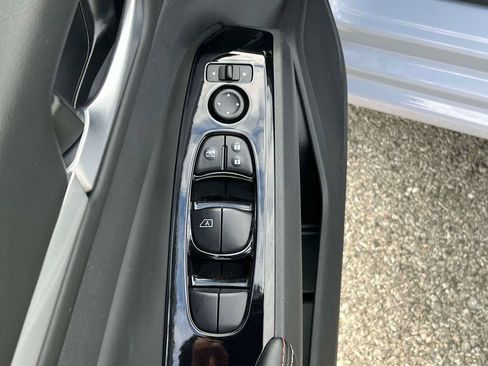 Used 2024 Nissan Altima 2.5 SR w/ SR Premium Package FWD image 13