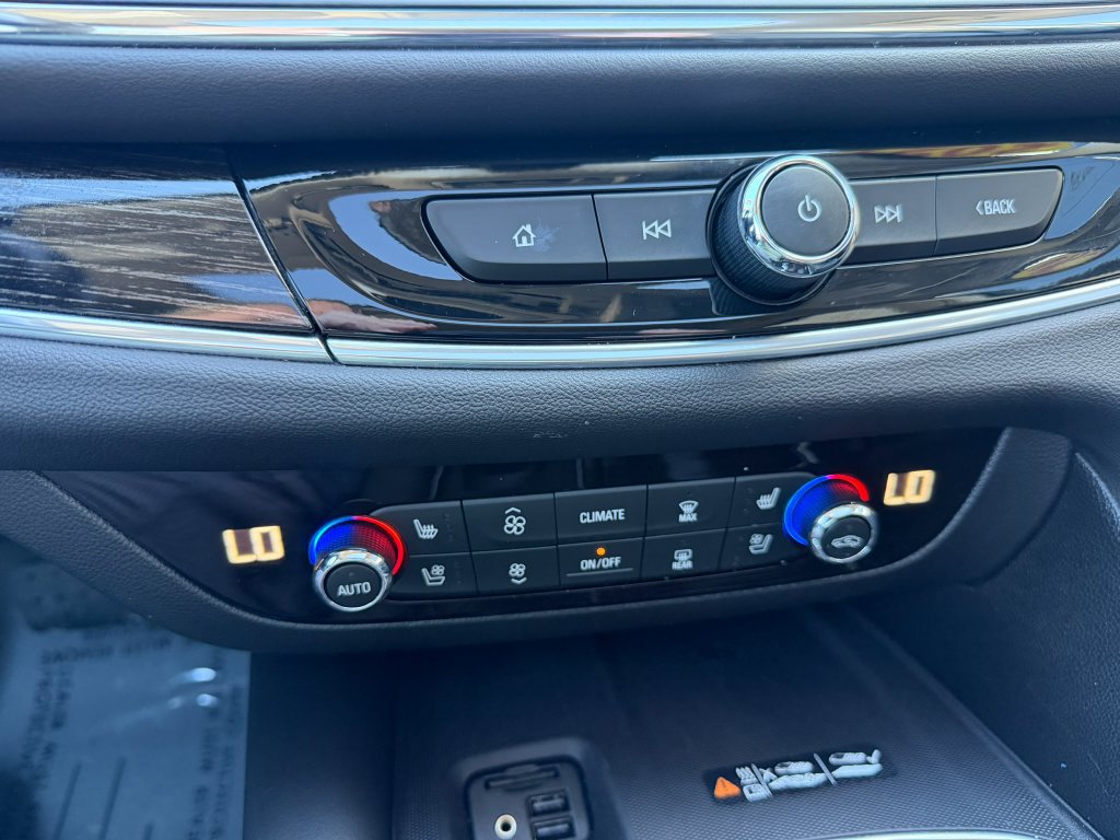 Used 2021 Buick Enclave Avenir AWD/4WD image 15