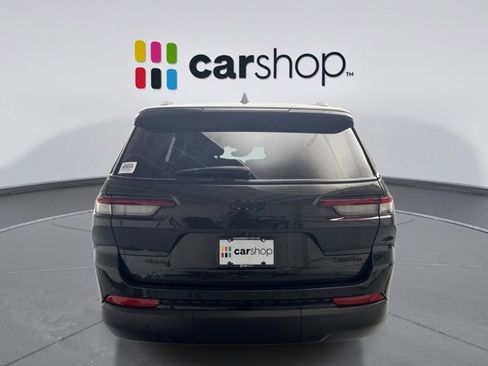 Used 2023 Jeep Grand Cherokee L Limited w/ Black Appearance Package AWD/4WD image 4