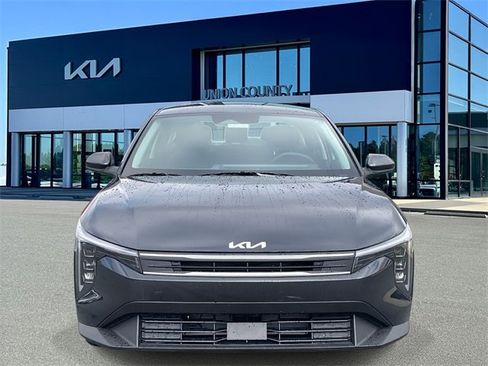 New 2025 Kia K4 LXS image 2