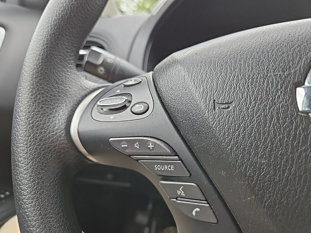 Used 2020 Nissan Pathfinder S AWD/4WD image 13
