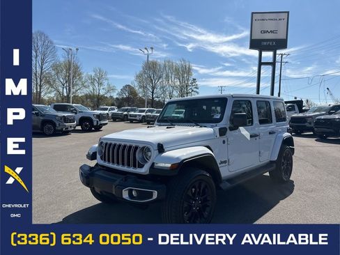 Used 2025 Jeep Wrangler Unlimited Sahara image 1