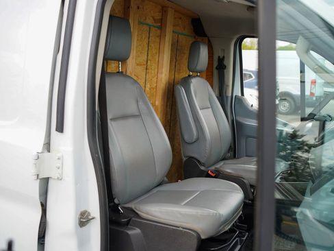 Used 2018 Ford Transit 250 130 Low Roof RWD image 15