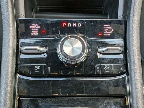 Certified 2023 Jeep Grand Cherokee Overland AWD/4WD image 17