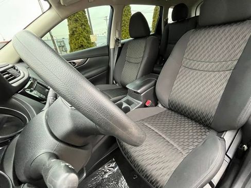 Used 2020 Nissan Rogue S image 18