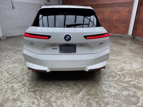 New 2026 BMW iX xDrive45 w/ Premium Package image 4