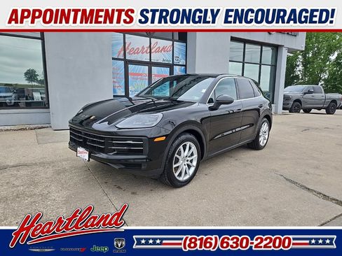Used 2024 Porsche Cayenne w/ Premium Package AWD/4WD image 1