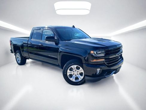 Used 2018 Chevrolet Silverado 1500 LT w/ All Star Edition AWD/4WD image 2