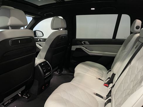 Used 2025 BMW X7 xDrive40i w/ Executive Package AWD/4WD image 23