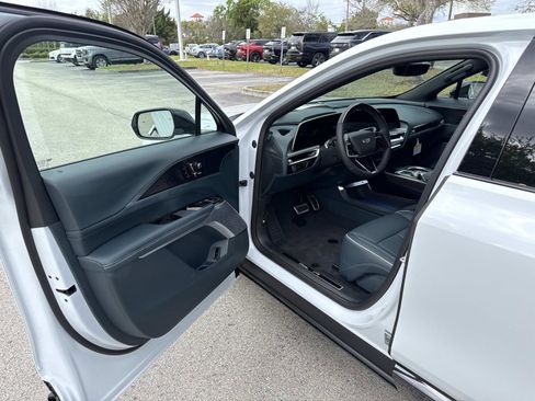 New 2026 Cadillac Lyriq Signature Sport w/ Nappa Leather Package image 19