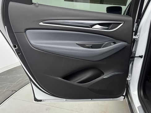 Used 2024 Buick Enclave Premium image 26