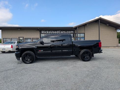 Used 2018 Chevrolet Silverado 1500 LTZ Z71 w/ LTZ Plus Package AWD/4WD image 10
