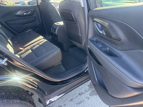 Used 2024 GMC Terrain SLE image 33