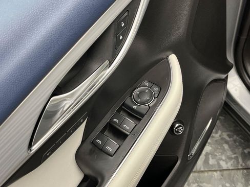 Certified 2025 Buick Envision Avenir AWD/4WD image 9