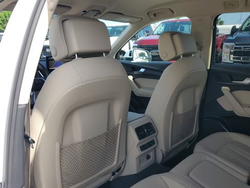 Used 2021 Audi Q5 Premium w/ Convenience Package image 14