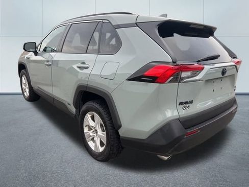 Used 2021 Toyota RAV4 XLE w/ Convenience Package image 3