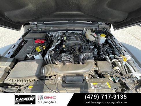 Used 2025 Jeep Gladiator Mojave w/ Convenience Group AWD/4WD image 32