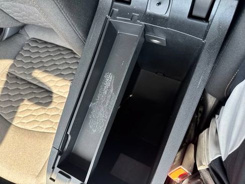 Used 2019 Chevrolet Equinox LT FWD image 28