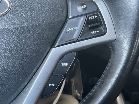 Used 2013 Hyundai Veloster w/ Style Pkg image 13
