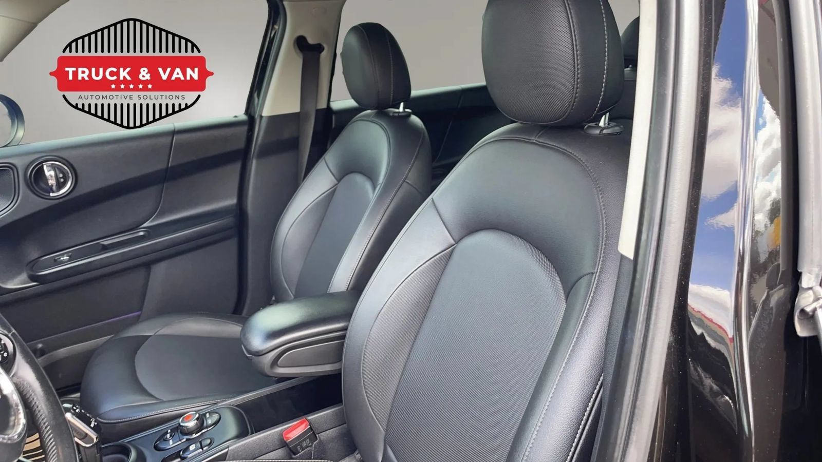 Used 2020 MINI Cooper Countryman FWD image 29