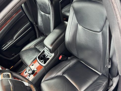 Used 2013 Chrysler 300 image 14